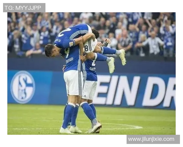 沙尔克04遭遇连败压力，战绩堪忧球迷担心